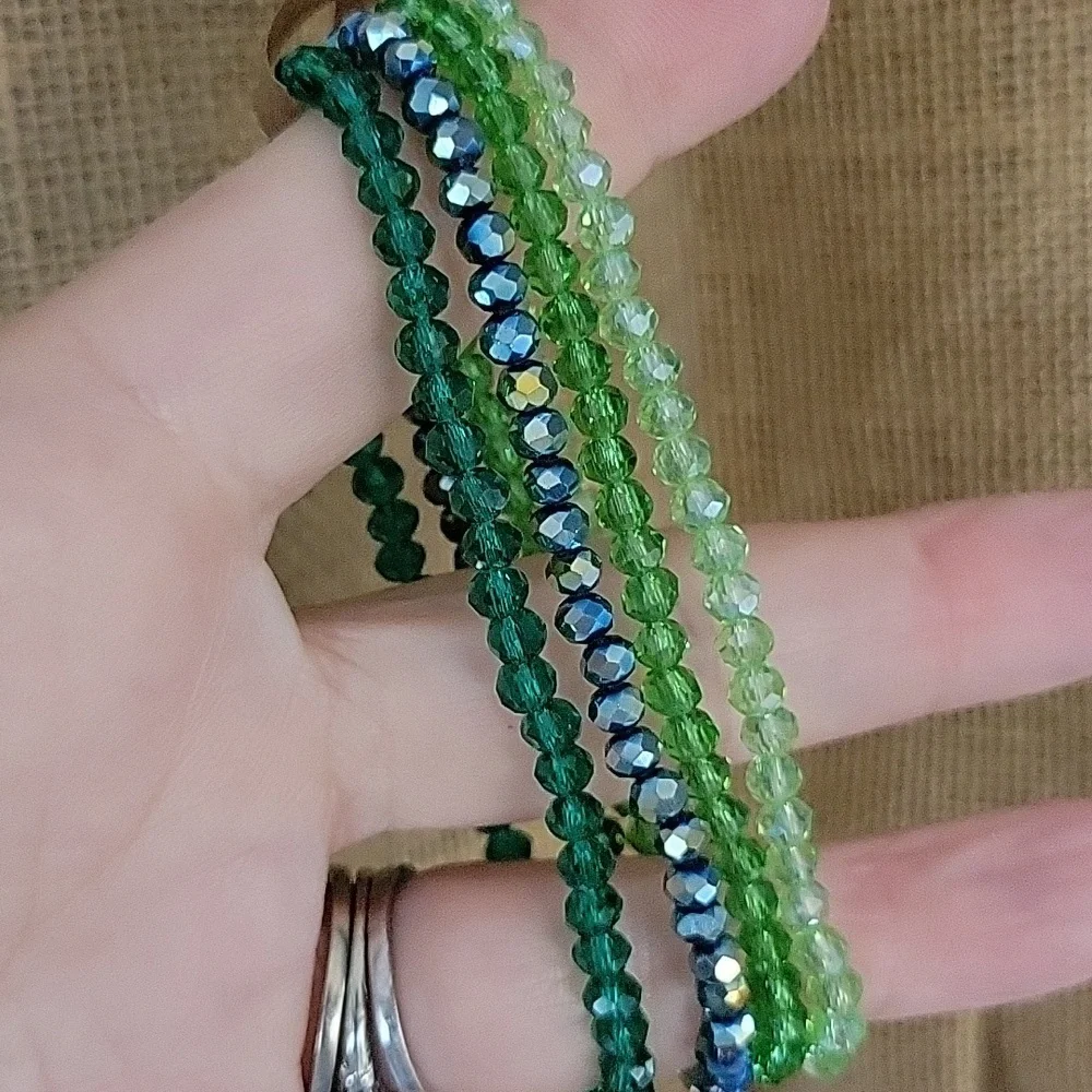 SET OF GREEN SPARKLE STRETCH BRACELETS